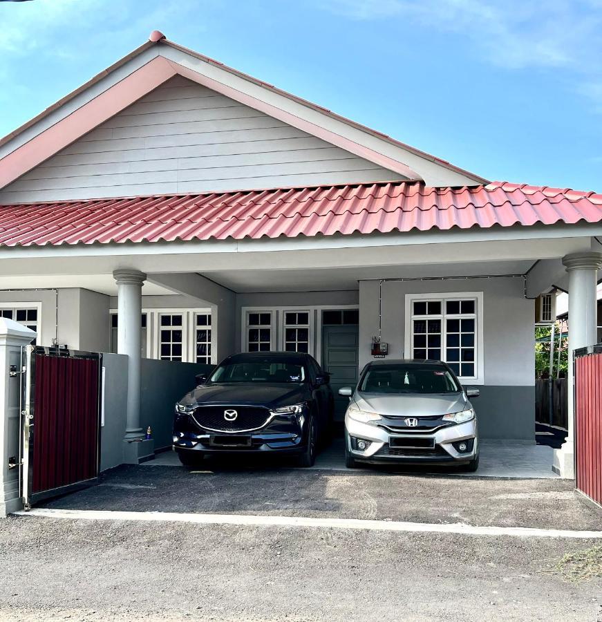 Teratai Homestay 3 Batu Buruk Kuala Terengganu Ngoại thất bức ảnh