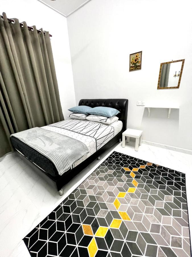 Teratai Homestay 3 Batu Buruk Kuala Terengganu Ngoại thất bức ảnh