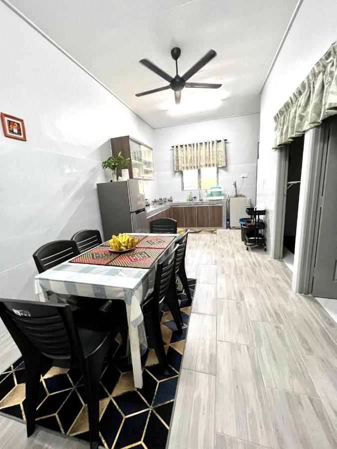 Teratai Homestay 3 Batu Buruk Kuala Terengganu Ngoại thất bức ảnh