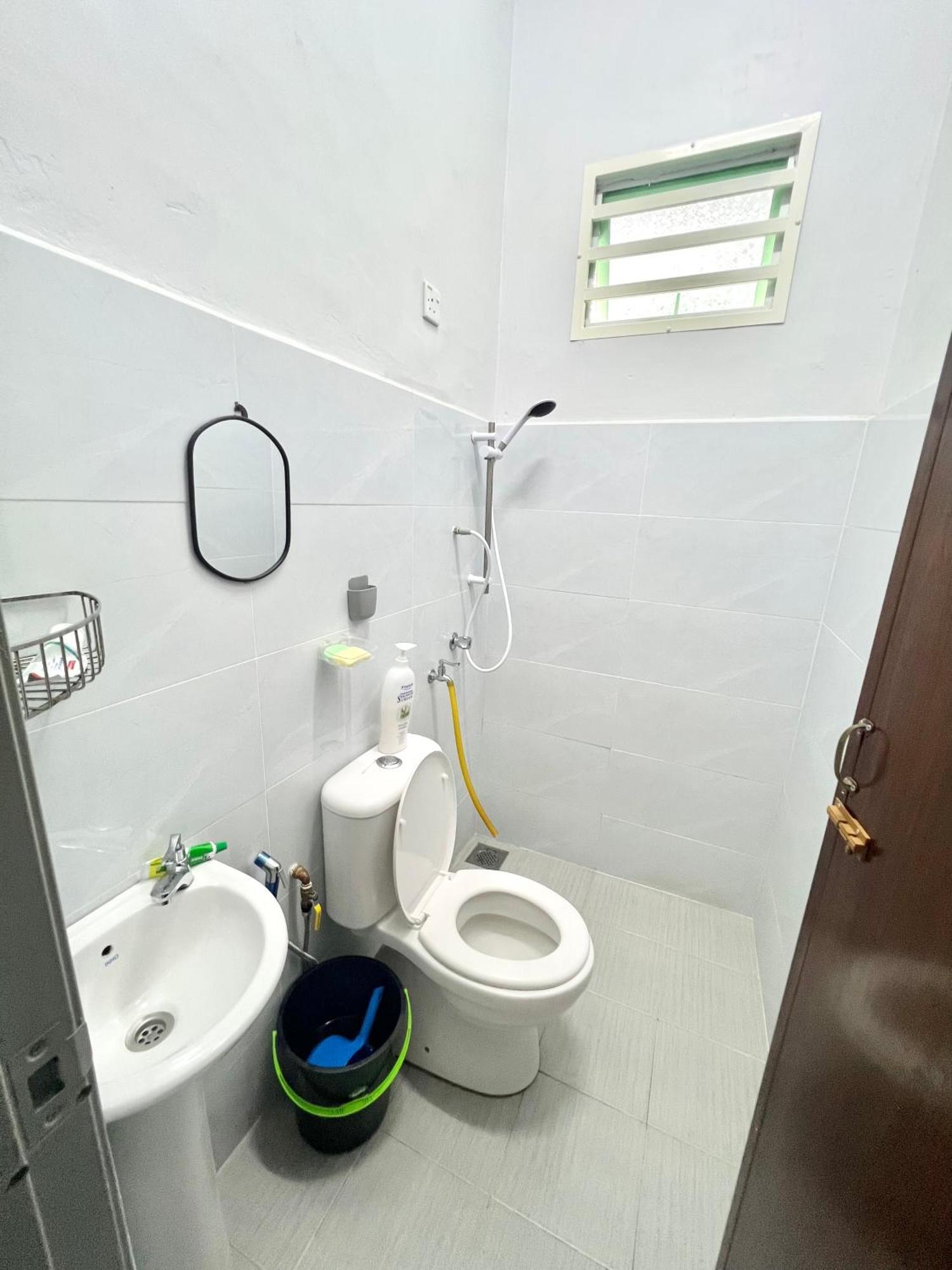 Teratai Homestay 3 Batu Buruk Kuala Terengganu Ngoại thất bức ảnh