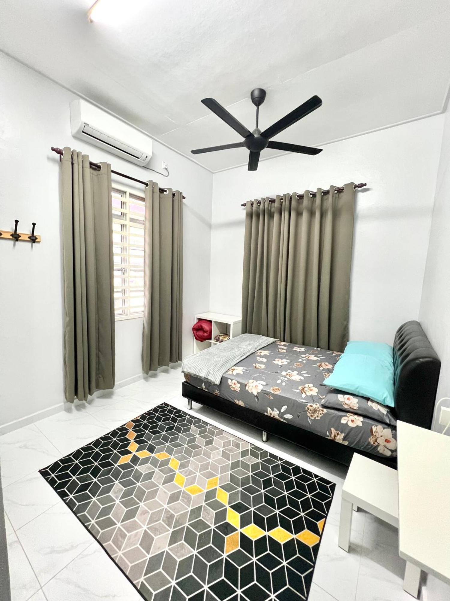 Teratai Homestay 3 Batu Buruk Kuala Terengganu Ngoại thất bức ảnh