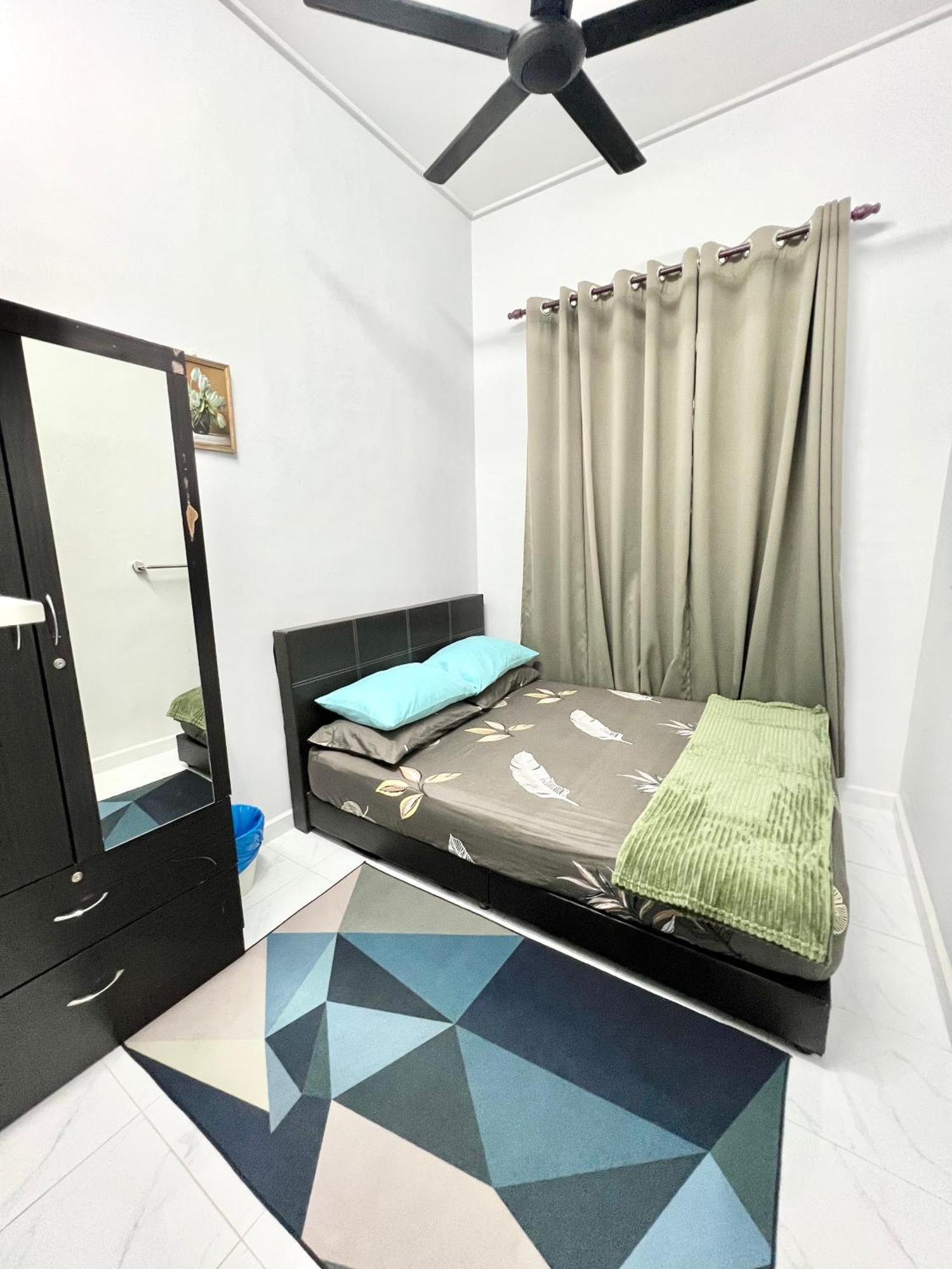 Teratai Homestay 3 Batu Buruk Kuala Terengganu Ngoại thất bức ảnh