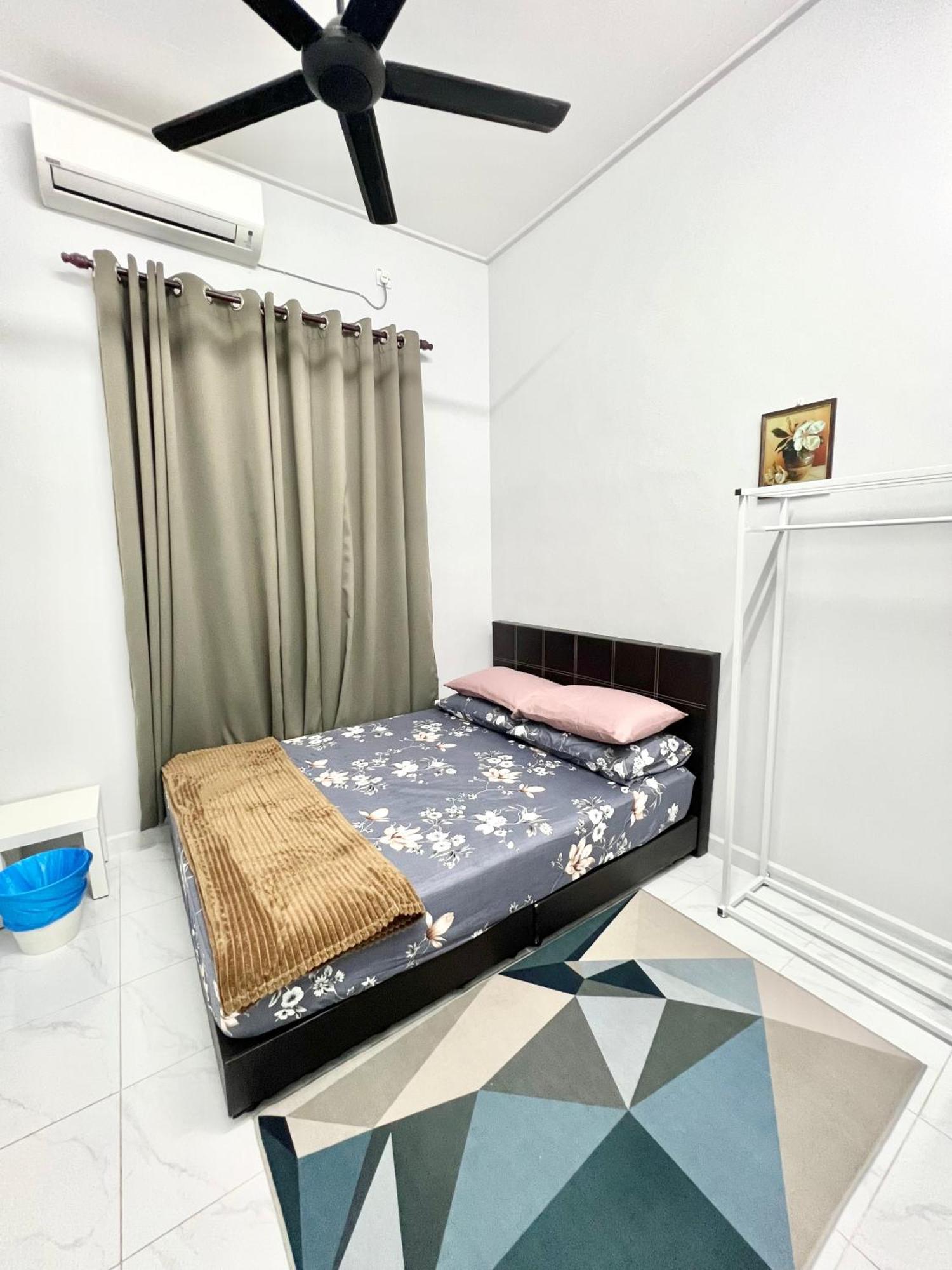 Teratai Homestay 3 Batu Buruk Kuala Terengganu Ngoại thất bức ảnh