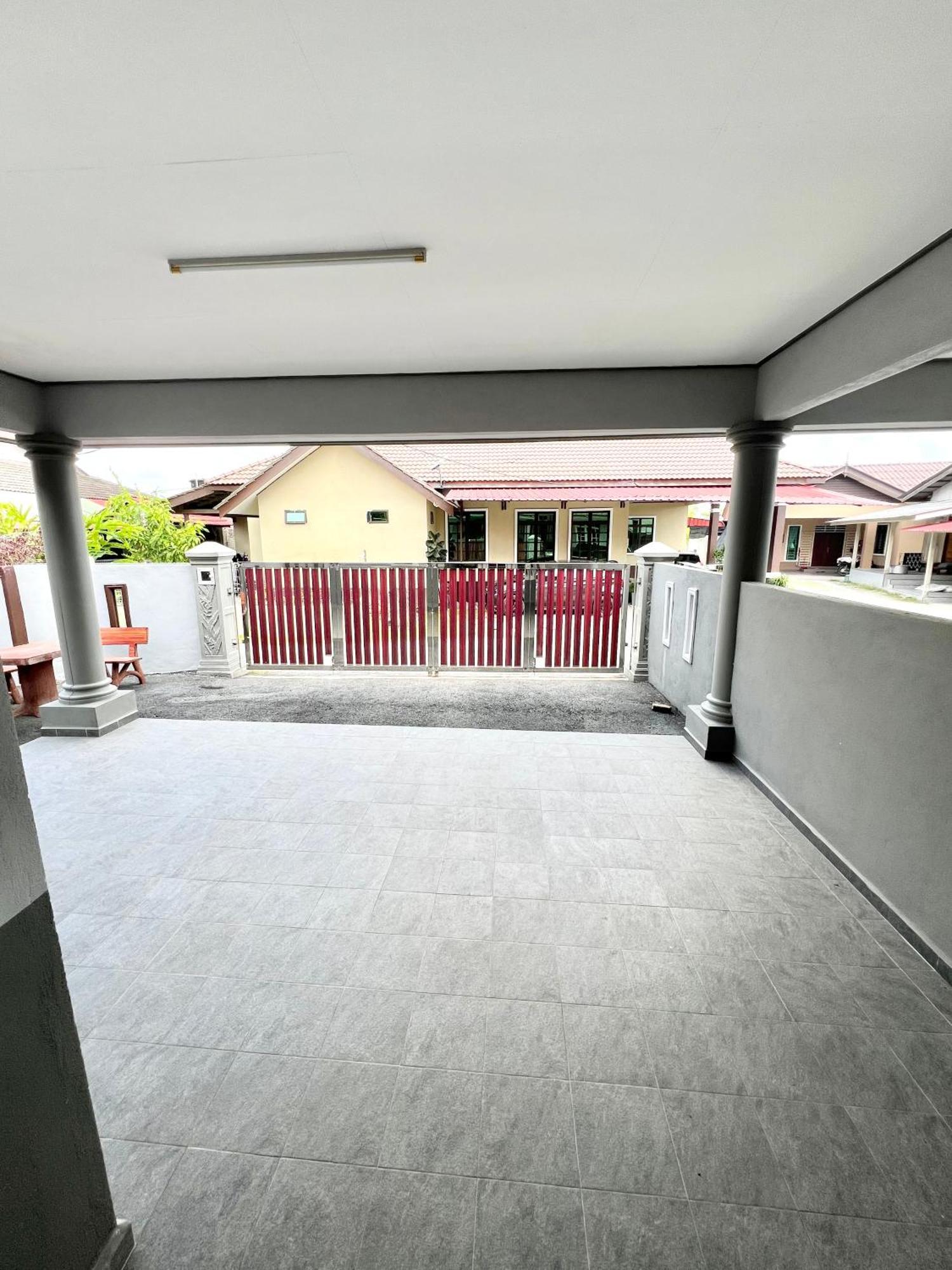 Teratai Homestay 3 Batu Buruk Kuala Terengganu Ngoại thất bức ảnh